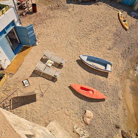 The Elephant Beach House Kímolos Екстериор снимка