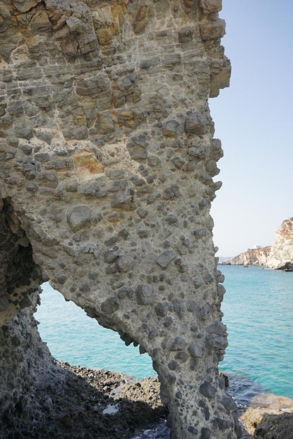 The Elephant Beach House Kímolos Екстериор снимка